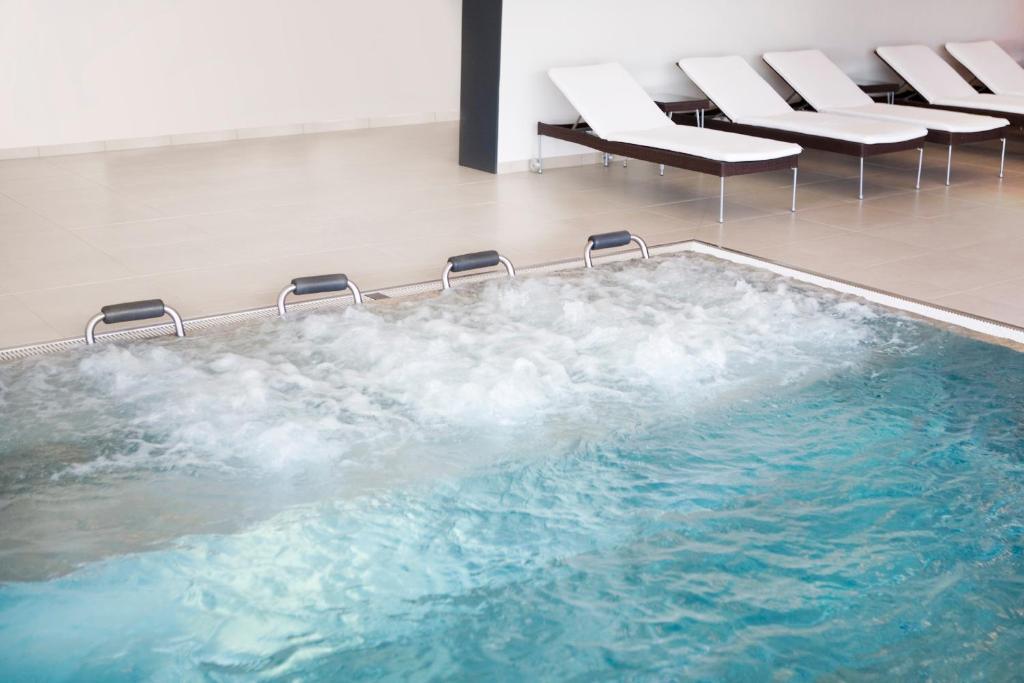 Spa Hotel Bruendl Бад Леонфелден Екстериор снимка