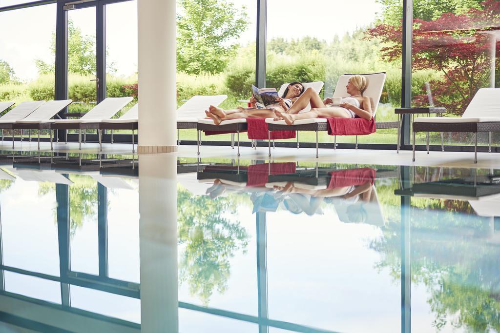 Spa Hotel Bruendl Бад Леонфелден Екстериор снимка